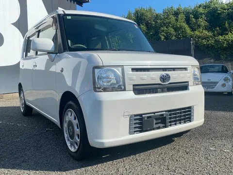 Toyota Pixis Space