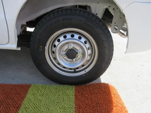 Nissan Clipper Van