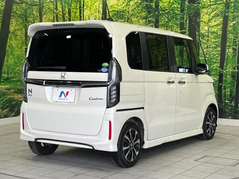 Honda N-BOX Custom