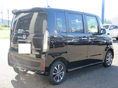 Honda N-BOX Custom
