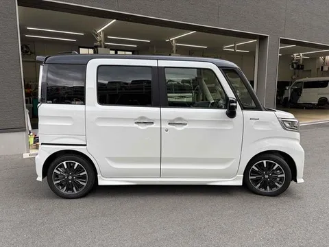 Suzuki Spacia Custom