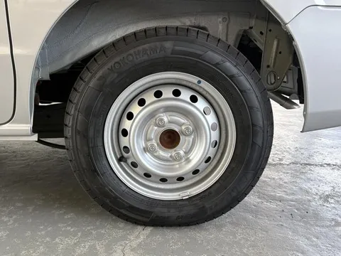 Nissan Clipper Van