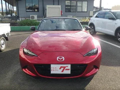 Mazda MX-5 (Roadster)