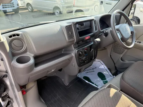 Mitsubishi Minicab Van