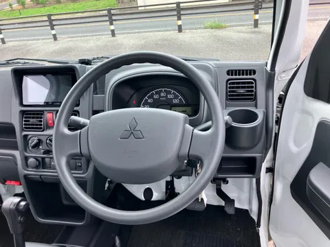 Mitsubishi Minicab Truck
