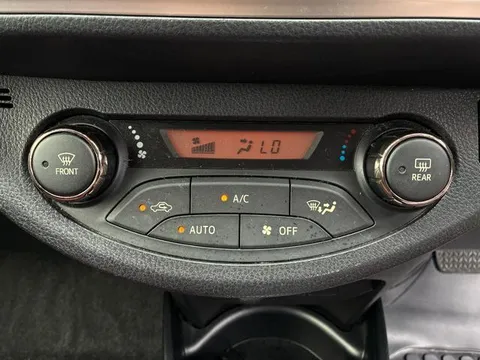 Toyota Yaris (Vitz)