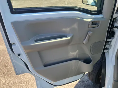 Mitsubishi Minicab Van