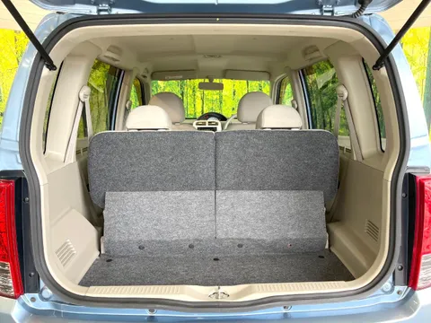 Nissan Otti