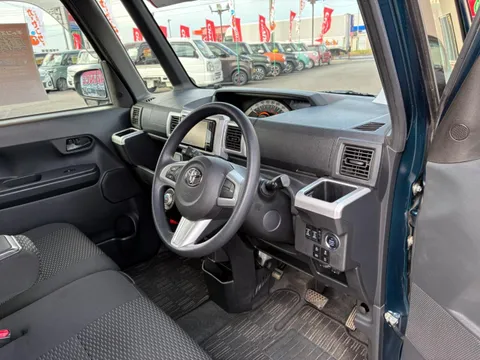 Toyota Pixis Mega