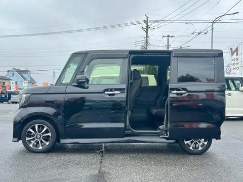 Honda N-BOX Custom