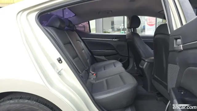 Hyundai Elantra (Avante)