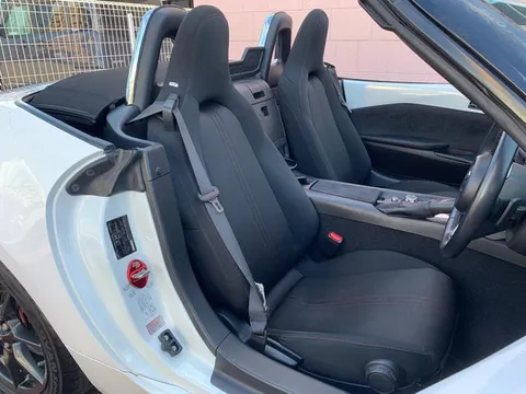 Mazda MX-5 (Roadster)