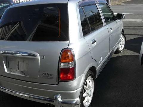 Daihatsu Mira Gino