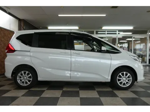 Honda Freed Plus