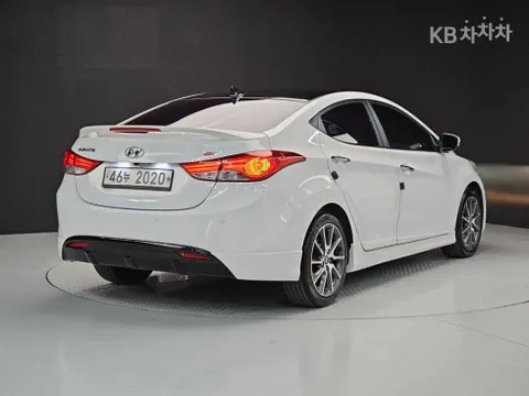 Hyundai Elantra (Avante)