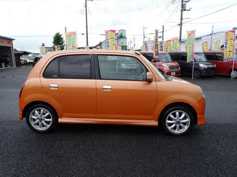 Daihatsu Mira Gino