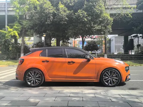 Lynk & Co 02