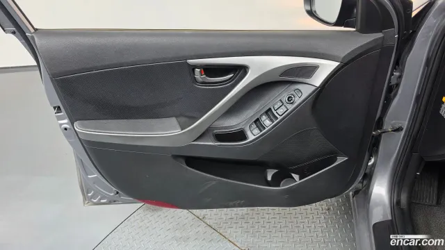 Hyundai Elantra (Avante)