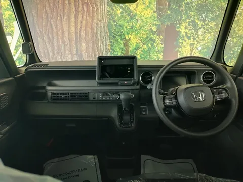 Honda N-BOX Custom