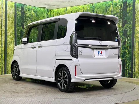 Honda N-BOX Custom