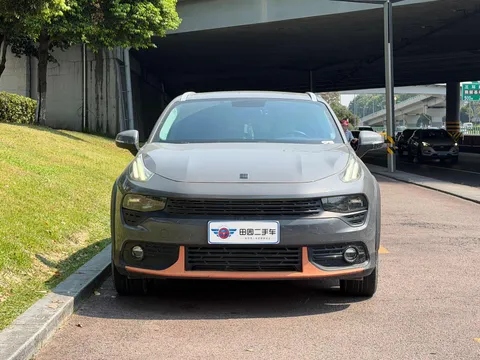 Lynk & Co 02