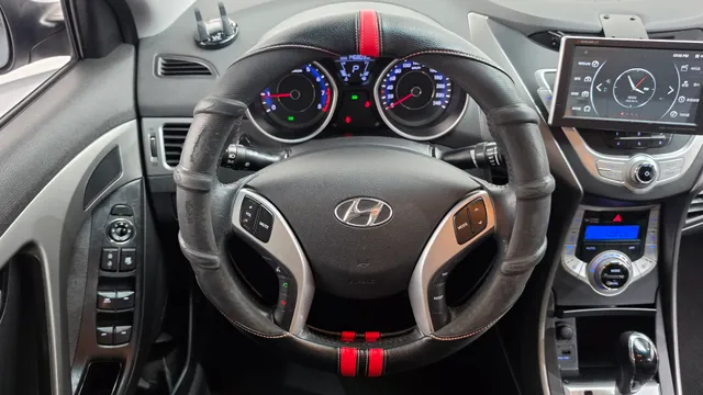 Hyundai Elantra (Avante)
