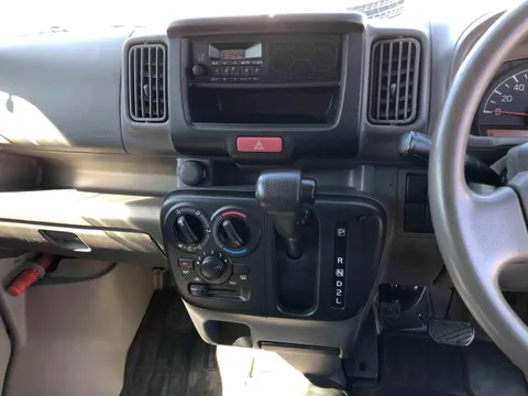 Mitsubishi Minicab Van