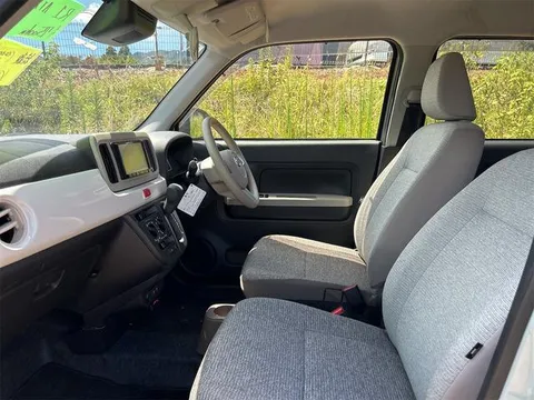 Daihatsu Mira Tocot