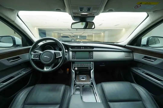 Jaguar XFL