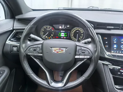 Cadillac XT6