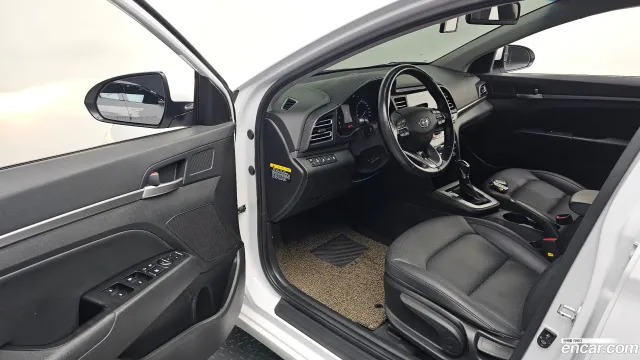 Hyundai Elantra (Avante)