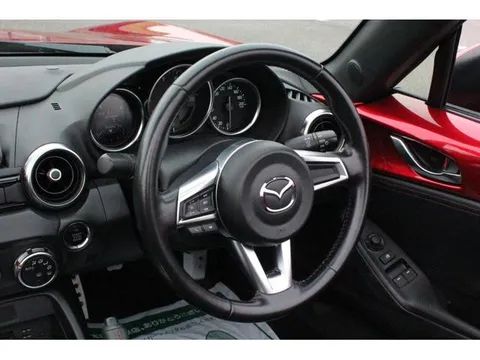 Mazda MX-5 (Roadster)
