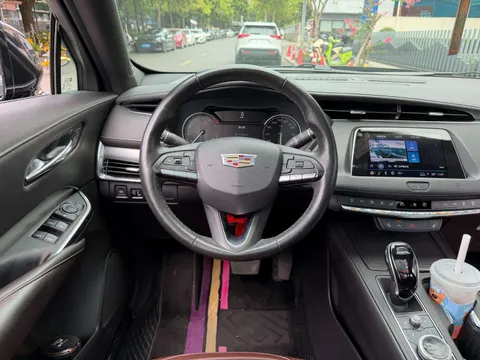 Cadillac XT4