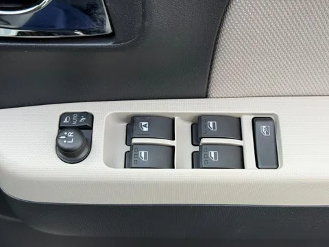Daihatsu Mira Tocot