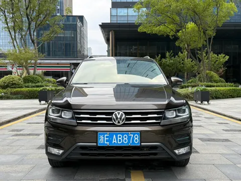 Volkswagen Tiguan L
