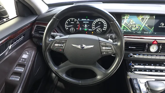 Genesis G90 (EQ900)