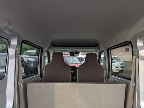 Nissan Clipper Van