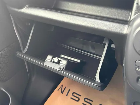 Nissan Clipper Van
