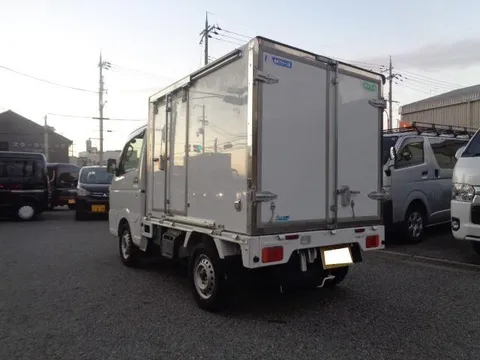 Mazda Scrum Truck