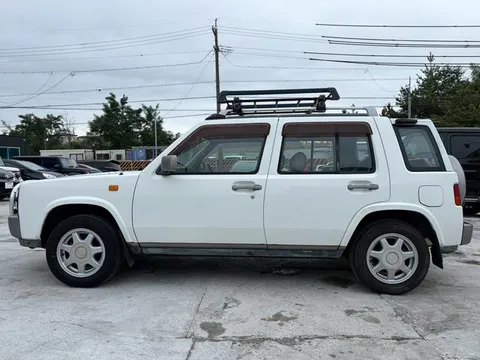 Nissan Rasheen