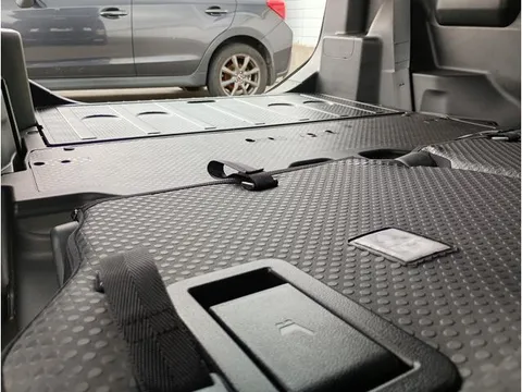Toyota Pixis Mega