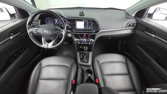 Hyundai Elantra (Avante)