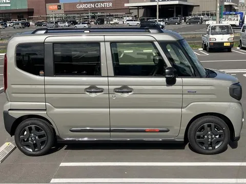 Suzuki Spacia Gear