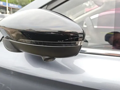 Roewe i5