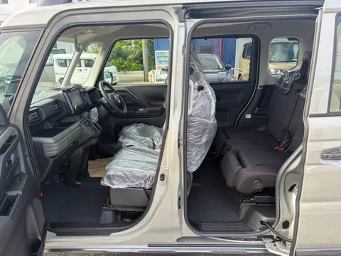Suzuki Spacia Gear