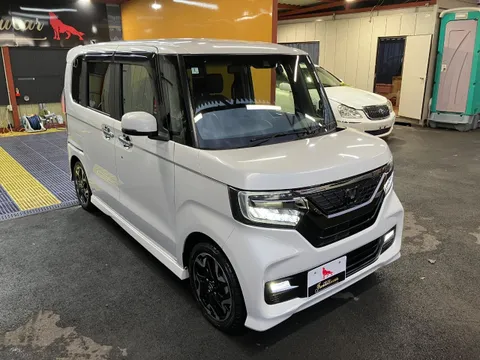 Honda N-BOX Custom