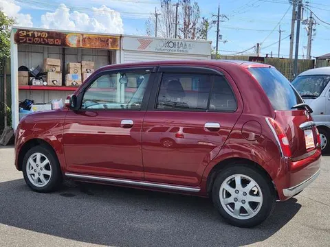 Daihatsu Mira Gino
