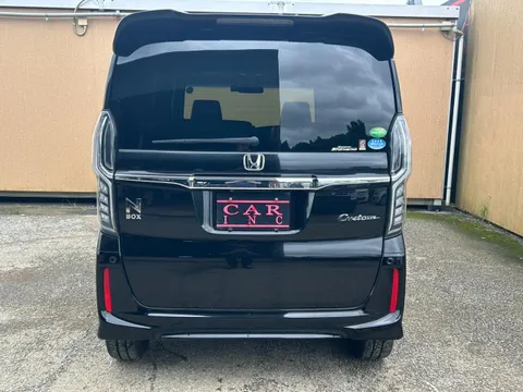 Honda N-BOX Custom