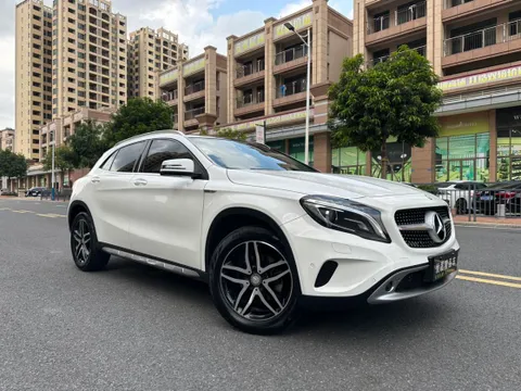 Mercedes-Benz Mercedes-Benz GLA