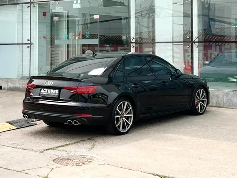 Audi S4